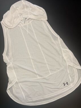 Under Armour Medium White Hooded Women's Sleeveless Training Tank